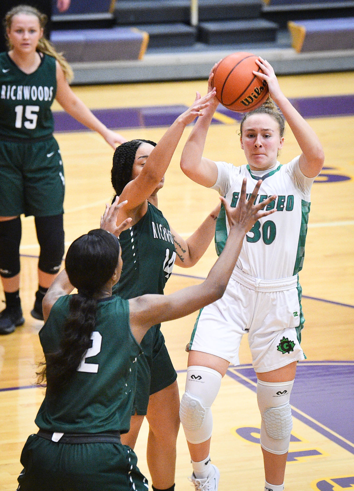 122819-mda-spt-holiday-hoops-060a.jpg